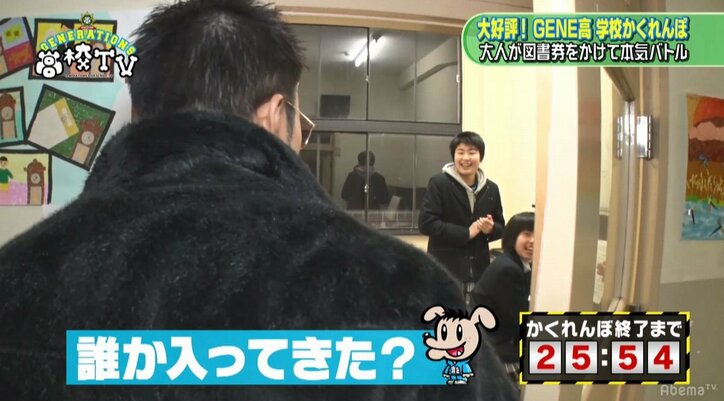 王子・涼太が即興でピアノを披露！　見事な腕前に生徒たち大興奮