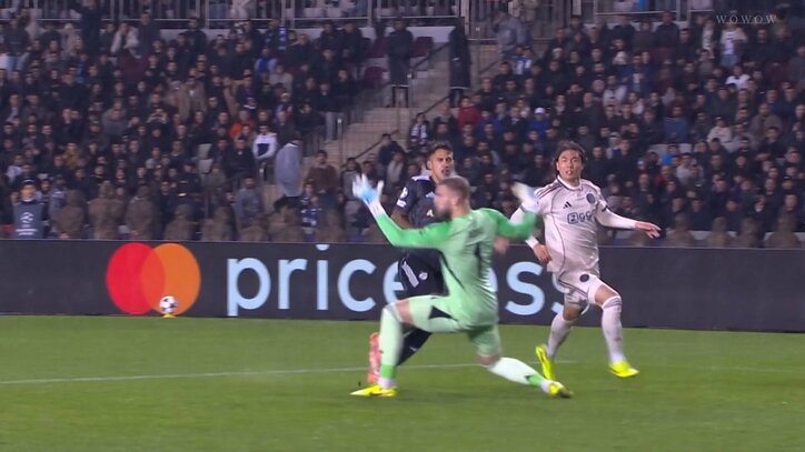 【映像】「中途半端な対応」でシュートを許した瞬間