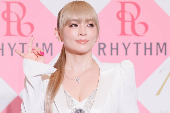 浜崎あゆみ、8年ぶりイベント出演でゴキゲン「庭にサウナ作りました。12人ぐらい入れますので来て下さい」とお誘いも飛び出す