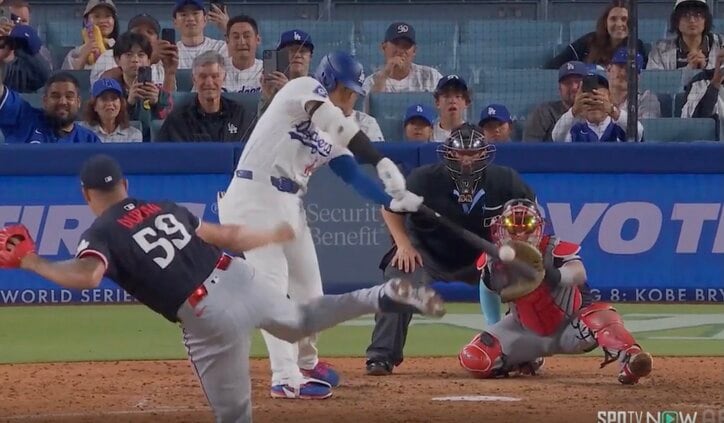 【写真・画像】球場騒然！大谷翔平、爆速超特大ファウルで“まさかの光景”「エグすぎる」とんでもない場所に飛ばしてしまう「飛距離は場外やん」　1枚目
