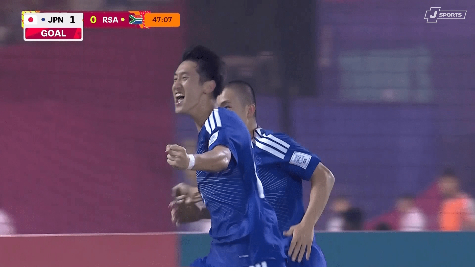 先制点に歓喜する浅田