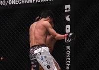 衝撃決着!　仙三のヒジが、あらぬ方向に