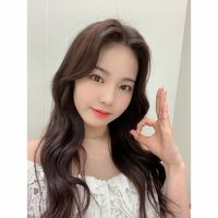 NiziU、ベストアーティスト2020でのオフショットを公開 休養中のミイヒの写真に反響