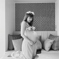 菊地亜美、愛おしそうにお腹を支えるマタニティフォトに「幸せな気持ちになる」「美しいです」の声