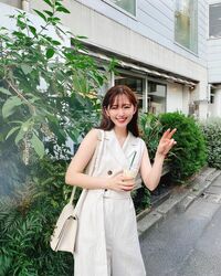 鈴木愛理、オフホワイトでまとめた私服コーデを披露 「夏にピッタリ」「天使やん！」の声