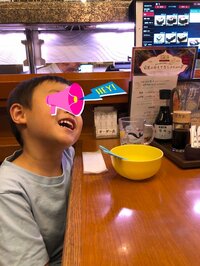 hitomi『チビとお寿司屋さん』