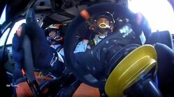 “知的な王者”もブチギレ！ 世界最速ラリー車が標識をぶっ壊した「ワイルドな瞬間」が話題 ドライバーは放送禁止用語で怒り心頭