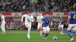 吉田麻也からのアドバイスは「特にない」 デュエル王・遠藤航 日本代表のゲームキャプテンを務め「誇りと責任を感じる」