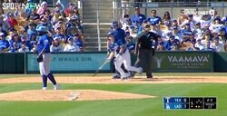 極悪すぎるドジャース打線の4番打者！「コイツもいるのかよ…」「ピアザの再来」 ベッタニマンの後を打つ“強打の捕手”スミスがエグい軌道のホームランを叩き込む瞬間