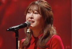 歌い出しから鳥肌！ガンを患う父のため歌手を目指す33歳女性、魂の震える圧倒的歌声で『愛の讃歌』を響かせ拍手喝采