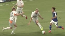 「完全にメッシやん」久保建英、相手3人翻弄→ピッチ横断の異次元ドリブルにスタジアム大歓声「ワールドクラス」「切り込んでいくし倒れない」