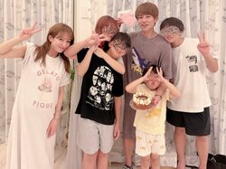 第5子妊娠中・辻希美、父の日に家族ショット公開「子ども達も私もパパの事が世界一大好き」