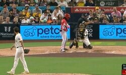 なんだこれは！？ ダルビッシュ、まさかのスローボールで“打者が混乱”「止まった」「球速差40キロw」“魔球”に呆然… 見逃し三振後も動けなくなる