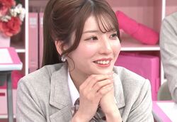 「エロ！」人気キャバ嬢、食い込んだ紐があらわに…とっておきのセクシー写真にオズワルド伊藤が唸る「脇もいい」