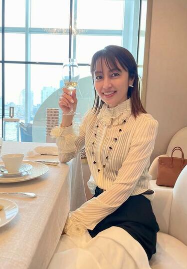写真・画像】 矢田亜希子『ザ・カハラ』でランチを堪能「テンション
