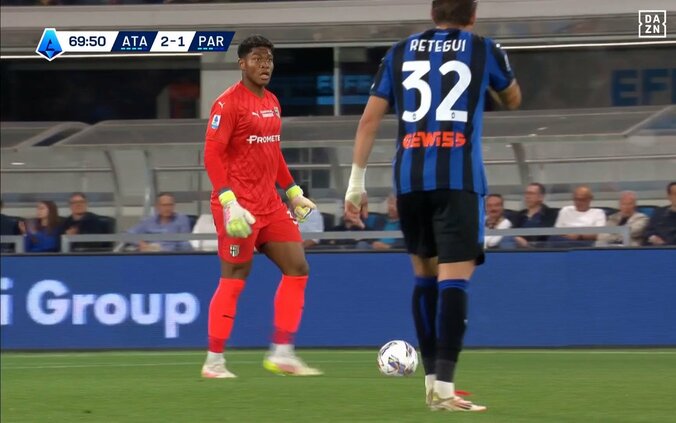 【写真・画像】「奇跡的な活躍」鈴木彩艶の“仁王立ち神セーブ”を現地メディアが絶賛！「リスクを冒さず常に反応」「注意深い」セリエA最終節でパルマ残留に大貢献　1枚目