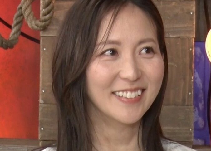 【写真・画像】3児の美人母（38）、意外な職業に驚きの声「幻想的」「美しい」　1枚目