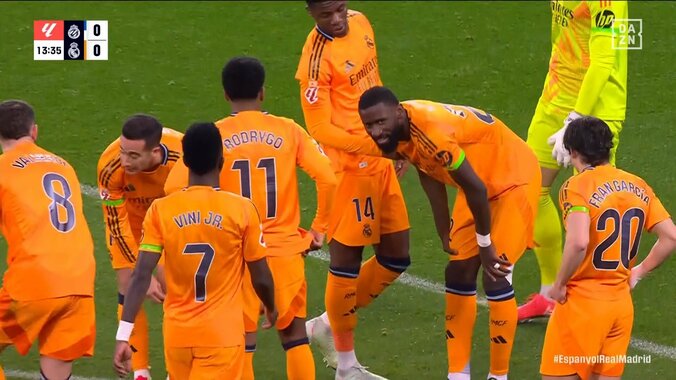 【映像】リュディガーが着地→膝をおさえて座り込んだ瞬間