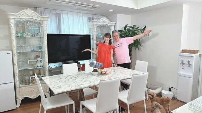 【写真・画像】 渡辺美奈代、模様替えしたファミリールームを公開「普段家族で食事をするお部屋」 　1枚目