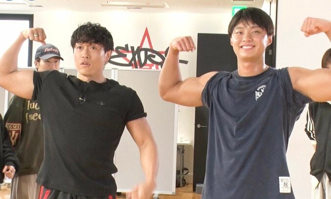 【写真・画像】GENERATIONSの“筋肉キャラ”中務裕太、ボディビル高校生日本一に輝いたいおうの筋肉に驚き「でっか！」　1枚目