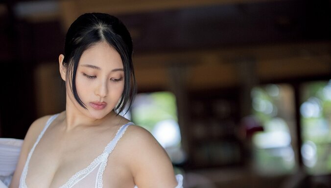 【写真・画像】「守ってあげたくなる」“セクシーお姉さん”トロたんが名物コーナーに初登場 週刊SPA！「グラビアン魂」　1枚目