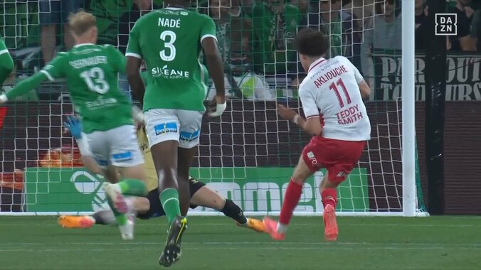 「痺れるわ」南野拓実、圧巻ダイレクトスルーパスが話題「見えてるね」「素晴らしいワンタッチ」絶妙過ぎるラストタッチをダバディ氏が絶賛 5枚目