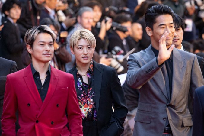 佐野玲於、今市隆二、小林直己ら、レッドカーペット登場にファン歓喜！ 5枚目