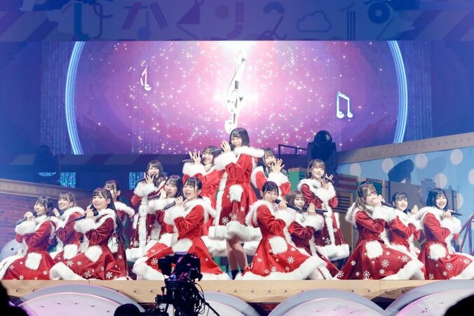 日向坂46「ひなくり2019」でサンタ姿に変身！ 来年12月に東京ドーム2days公演も決定 1枚目