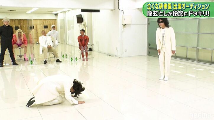 佐野玲於、ノリノリで龍玄としのモノマネをしていたら…まさかの本人登場で大パニック！