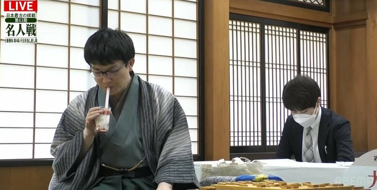 「大分からイチゴが消えた」…永瀬拓矢九段、宇佐対局で消費したパック数にファン騒然「いちご狩りでもそんなに食べたことない」