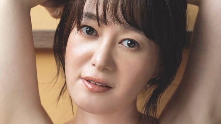 ラジオ沖縄・竹中知華アナ、43歳の衝撃ダイナマイトグラビア初披露 『週プレ』登場