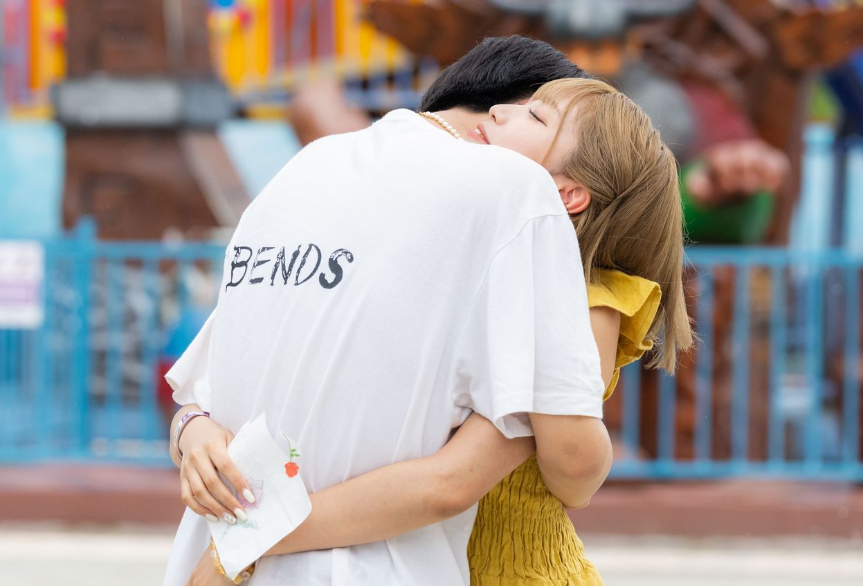 ずっと一緒にいて 高3男子 ずっと好きだった女子とカップル成立 熱烈ハグで やっと捕まえた 今日好き セブ島編第4話 ニュース Abema Times