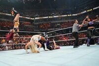 【映像】ブリッジする相手へ“衝撃”ムーンサルト直撃の瞬間