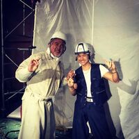 「笑顔がかわいすぎる」三代目JSB今市隆二、武藤敬司との作業着2ショット披露
