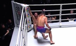 「大大大逆転！ なんちゅう試合！」実況絶叫の衝撃KO！ 全てをひっくり返す右に騒然