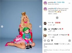 パリス・ヒルトン、“セクシー”なピーチ姫＆愛息子の“キュート”なルイージ姿を披露し反響続々