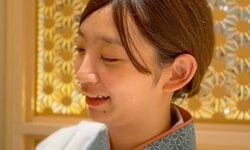 「足立梨花さんにすごい似てる」23歳・仙台の美人女将の美貌に絶賛の声「かわいい〜」