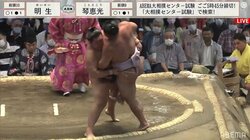 ほとんど負けから大逆転！土俵際“片足つま先立ち”の絶体絶命ひっくり返す名勝負に館内興奮「なんてこった」「凄い足腰」