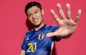 「なんだ最後のやつはー‼︎」「めっちゃ可愛ええ」ファン大興奮、W杯メンバーの町野修斗、一瞬のカメラ目線ドヤ顔が話題