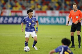 正確無比なパスでチャンスメイク。一切妥協しない強いメンタリティ 逆転でのカタールW杯メンバー入りを目指す柴崎岳