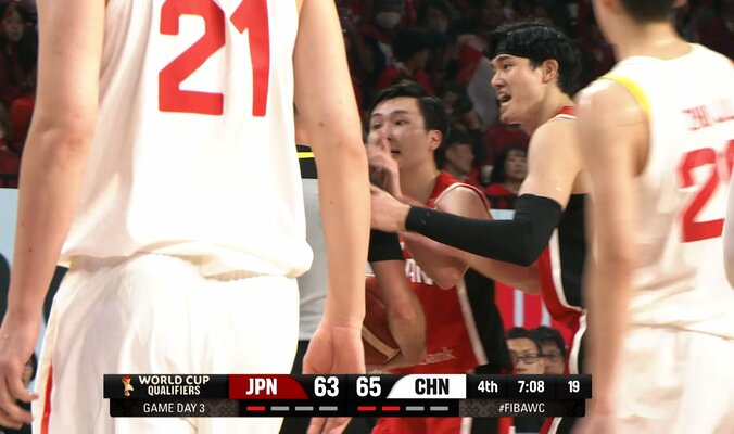 富永啓生や渡邊雄太が抗議したが、中国HCはお咎めなしだった