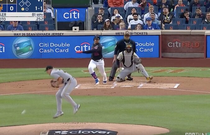 【写真・画像】何が起きた…？ 1147億円男ソトの“爆速打球”でピッチャーが飛んだ！「これはヤバい」「すごい音」164キロ“低弾道ライナー”が通過　1枚目