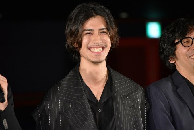 山崎賢人、主演映画の無観客舞台挨拶に「寂しい」とポツリ　寛一郎は必死に盛り上げる 6枚目