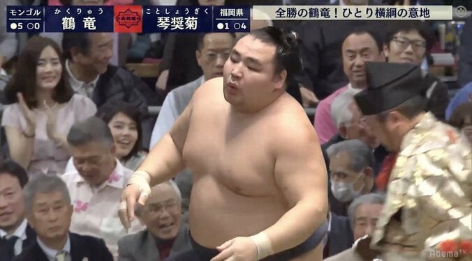 大相撲・大阪場所七日目の取組　全勝の一人横綱・鶴竜は貴景勝戦 1枚目