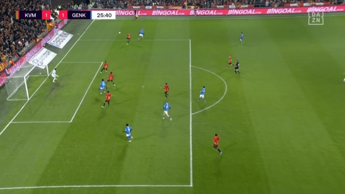 「イナズマきたー！」伊東純也が“痺れるクロス”で同点弾演出！一方でファン悲鳴も「頼むからアシストつけてくれよ」 5枚目