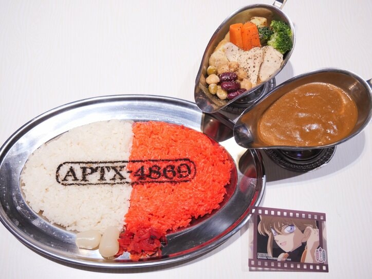 【写真・画像】あの薬や犯人を食べられる!?ユニークなメニューが登場する「名探偵コナンカフェ」レポート 5枚目