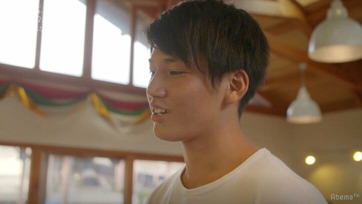 「話してる間だけ手をつなごう」ももをデートに誘ったはずがめるるへ…かいせいの行動に横澤夏子らMC陣も困惑 『オオカミくん』新シリーズ