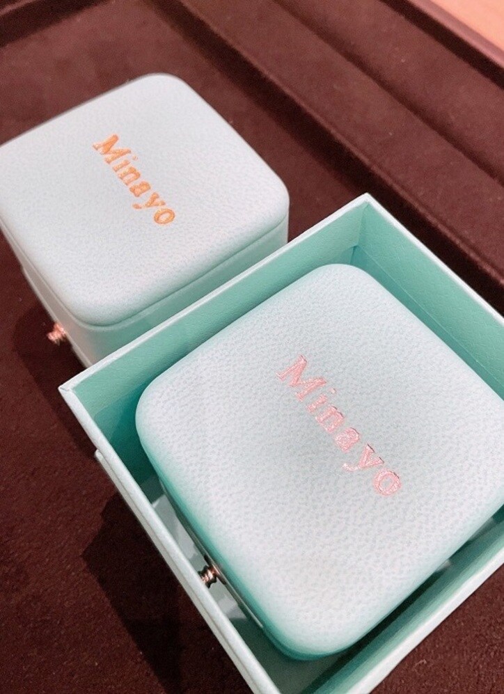  渡辺美奈代、夫に買ってもらったティファニーの品を公開「羨ましい」「とっても可愛い」の声 