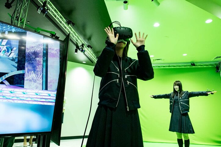 欅坂・菅井&土生が5Gの世界を体験「100Gになったらどうなるんだろう」