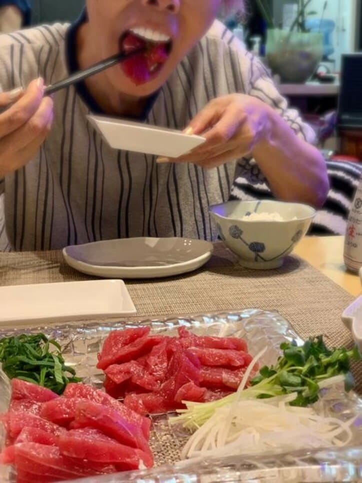 研ナオコの夫、妻も大満足だった夕食「久しぶりに自宅でマグロの味を感じました」 